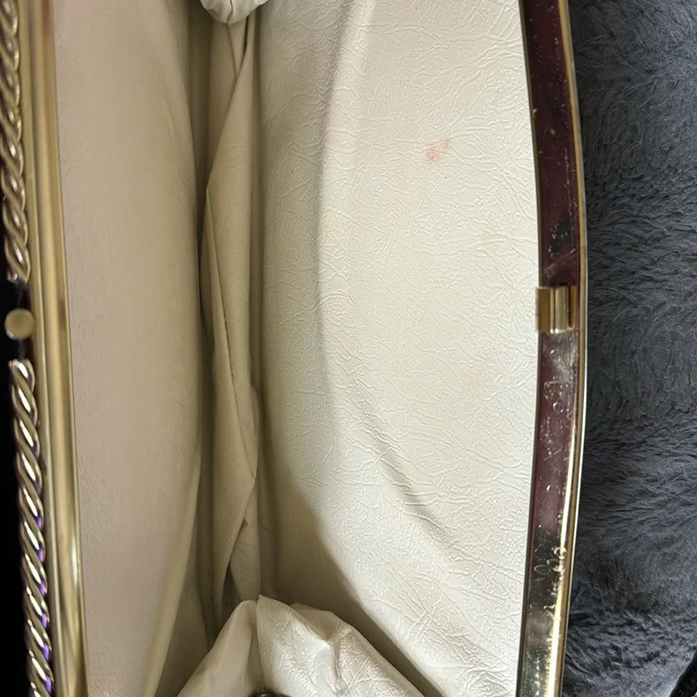 Vintage Black Purse in very good condition. Think Audrey Hepburn style. - Picture 4 of 5